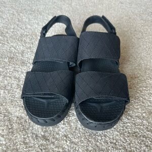 MUK LUKS Women's Flexi Westhampton Sandals -Black 6.5, strappy